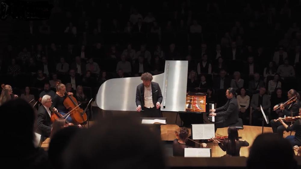 Pianista Kyōhei Sorita i dyrygent Jean-Luc Tingaud